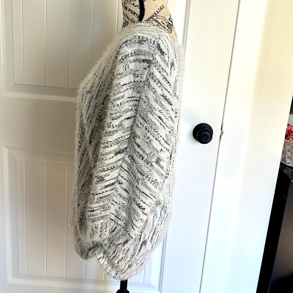 Chances R 3/4 Ruched Sweater - Picture 2 of 8